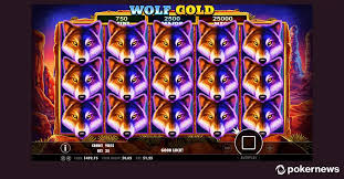 Wolf Gold slot – base game reels with wolf symbols